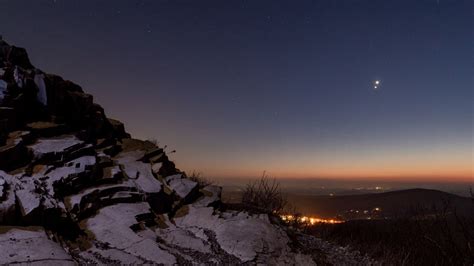 Venus and Jupiter share "kiss" in night sky - KSTP.com 5 Eyewitness News