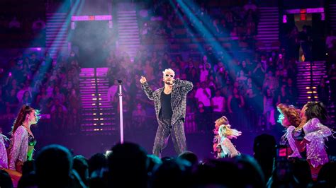 Photos of Maluma at Moda Center on Sept. 19, 2021 | Vortex Music Magazine