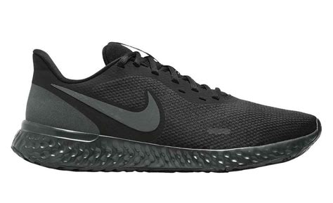 Nike Revolution 5 Review (2021): Should You Get It?