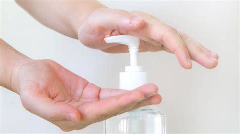 When You Use Hand Sanitizer Every Day, This Is What Happens To Your Body