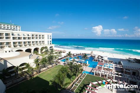 Marriott Cancun Resort - Beach at the Marriott Cancun Resort | Oyster.com Hotel Photos