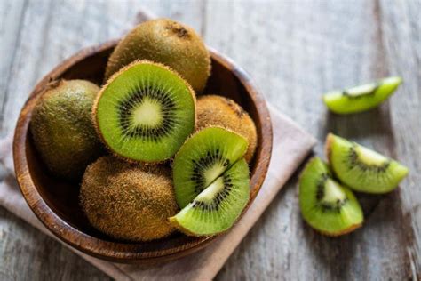 New Zealand Kiwi Fruit (Chinese Gooseberry) Fiber Vitamin C Source ...