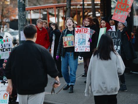 Starbucks Faces New Pressure Over Union Campaign - The New York Times