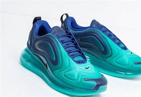 Nike Air Max 720 Shoe in Blue - Lyst