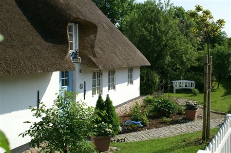 Advice on Caring for and Looking After your Thatch Roof