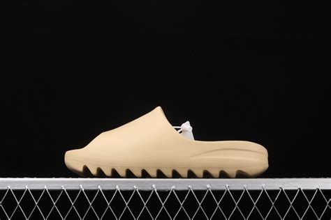 ADIDAS Yeezy Slide Desert Sand – RABBITKICKS