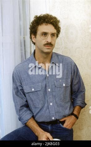 REVERSAL OF FORTUNE, Ron Silver as Alan Dershowitz, 1990. ph: © Warner ...