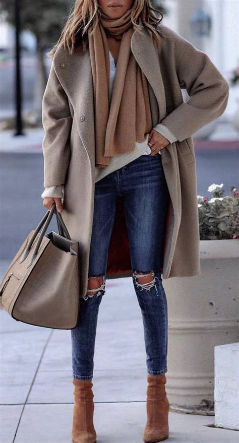 Pin by Syl _flore on e | Fall fashion coats, Street style dress, Fashion