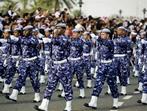 Qatar Qatari Army ranks combat field uniforms military grades uniformes ...