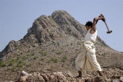 Dashrath Manjhi Aka Mountain Man’s Story Is The Most Inspiring Thing You’ll Read Today