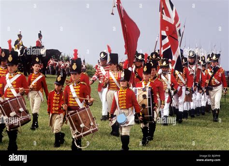 British Redcoats, 1815, marching soldier soldiers uniform uniforms military history historical ...