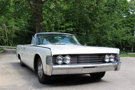 1965 Lincoln Continental Convertible – Muscle Vintage Cars