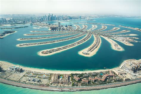 Palm Jumeirah - a wealthy place for the affluent | Viajes a dubai, Palm island dubai, Palm jumeirah