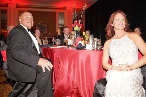 Barry Alvarez honored at gala for Cancer Foundation | Milwaukee Independent