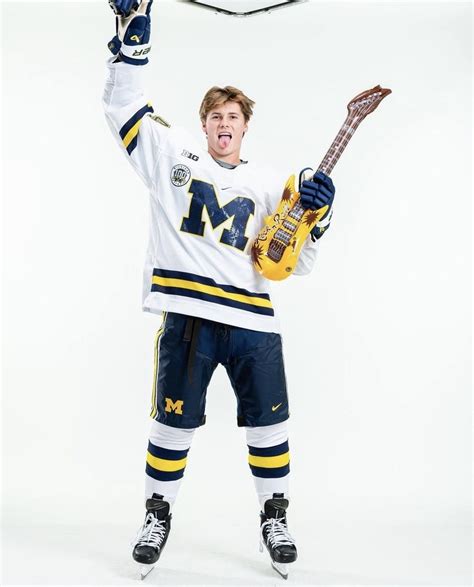 mark estapa, me94, umich hockey, hockey, nhl, hockey guys, nhl , hockey, hockey guys, hockey men ...