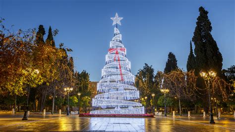 Boats and Bread: A Guide to Greek Christmas Traditions