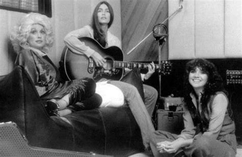 Linda Ronstadt with Dolly Parton & Emmylou Harris. February 1978 © Ed Thrasher | Linda ronstadt ...