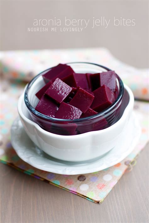 Nourish me lovingly: Aronia berry jelly bites (GAPS)