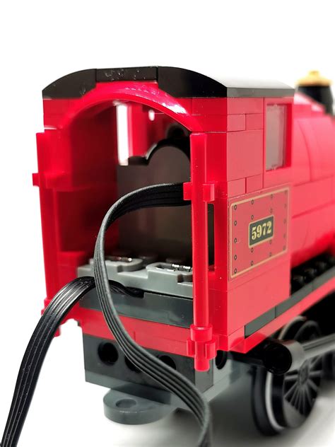 Motorised LEGO Hogwarts Express Train! | The Brick Post!