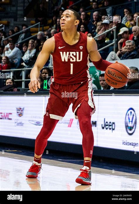 Washington state cougars mens basketball hi-res stock photography and ...