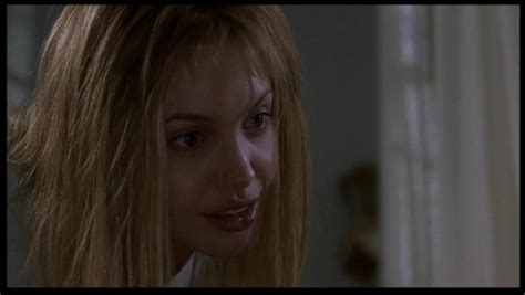 Angelina Jolie as Lisa Rowe in 'Girl, Interrupted' - Angelina Jolie ...