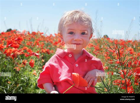 Posing happiness girl boy hi-res stock photography and images - Alamy