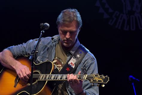 Darryl Worley Releases Song to Benefit Fiji Cyclone Relief Efforts