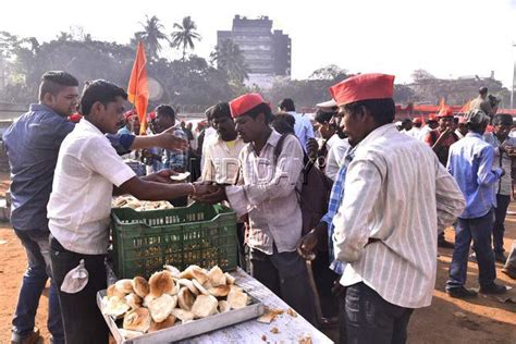 Mumbai Farmers’ Protest: Devendra Fadnavis positive towards demands