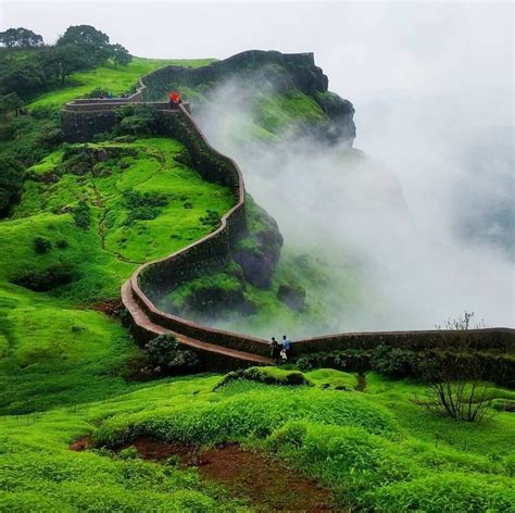 15 Famous Tourist Places in Pune - Geek of Adventure