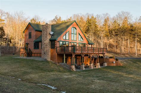 ESCAPE BROOKLYN – A Modern Log Cabin in Catskill, NY