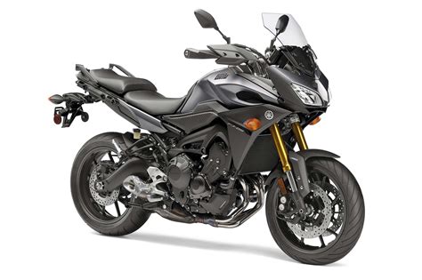 2015 Yamaha FJ-09 - Three Cylinders of Budget Touring - Asphalt & Rubber