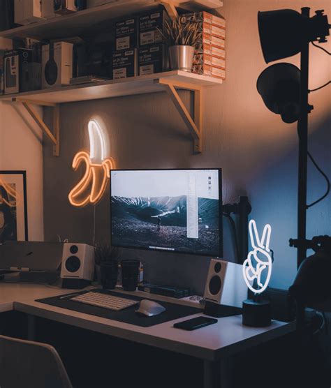 7 Best Minimalist Desk Setups for Your Workspace