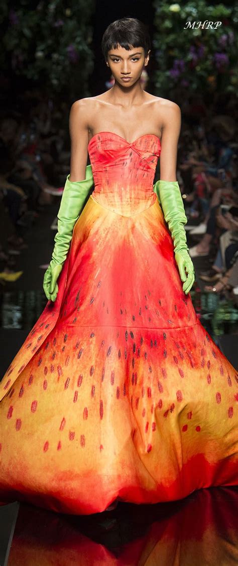 MOSCHINO Spring 2018 | Fashion, Designer gowns, Couture fashion