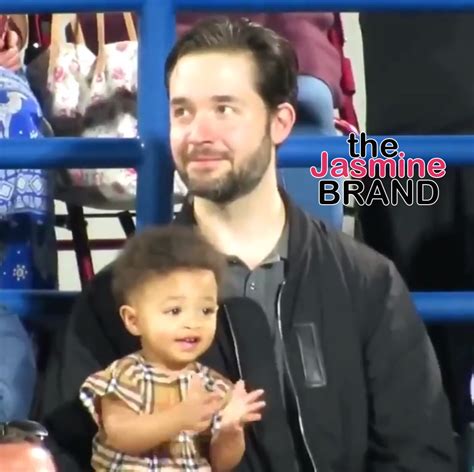 Olympia Ohanian Adorably Claps For Mom Serena & Auntie Venus Williams ...