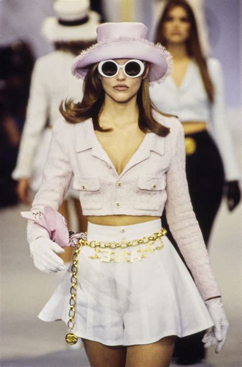 Chanel Spring 1993 Ready-to-Wear Fashion Show - Vogue in 2020 | 90s ...