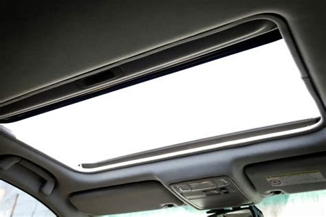 What Honda Civic Models Have a Sunroof? (All Explained!) » AutomotiveRider