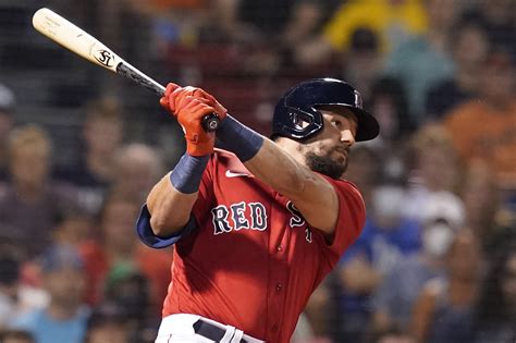 Boston Red Sox slugger Kyle Schwarber becomes free agent - Boston ...