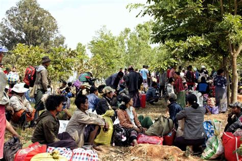 More than 20,000 flee Myanmar conflict and cross border to China ...