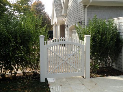 Fence Gates: White Picket Fence Gate