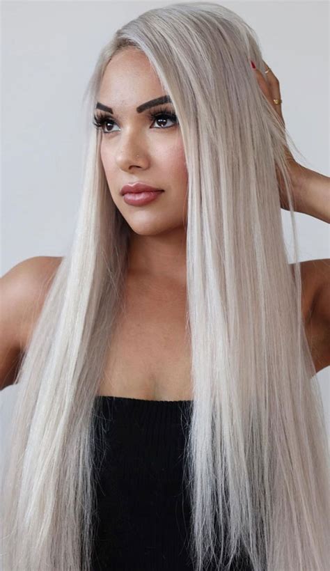 Alluring Hair Colour Ideas for Trendsetters : Platinum Long Hair