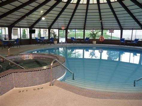 Indoor Heated Swimming Pool at Crowne Plaza Cleveland South - Picture of Crowne Plaza Hotel ...