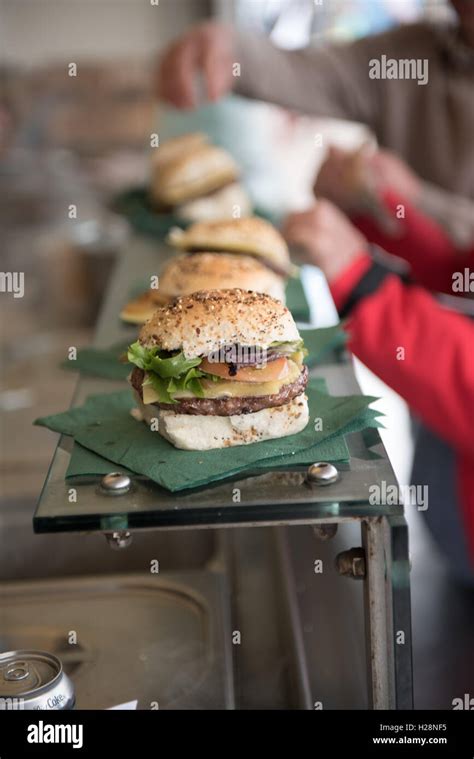 Hamburgers at a takeaway stall Stock Photo - Alamy