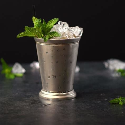 How to Make a Mint Julep