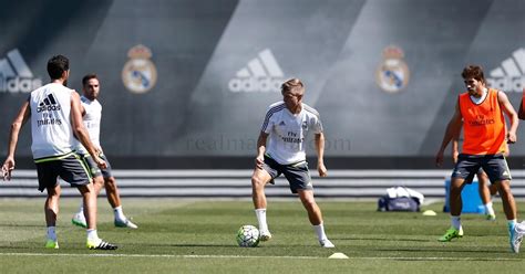 Toni Kroos Trains in Adidas Adipure 11pro Boots in First Real Madrid ...