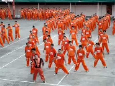 Video: Filipino inmates dance to 'Thriller'