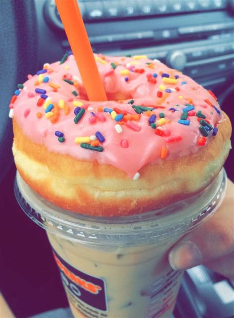 Pin by 𝒂 𝒏 𝒈 𝒆 𝒍 𝒊 𝒌 𝒂. on D O N U T S | Dunkin donuts coffee drinks ...