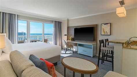 Clearwater Beach Hotel Rooms & Suites | Hyatt Regency Clearwater Beach ...