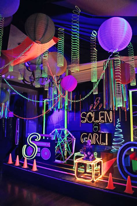 The coolest party ever! | Neon birthday party, Glow birthday party, Neon birthday