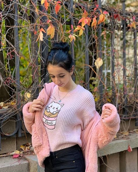 ⛓𝔸𝕝𝕖𝕩𝕔𝕙𝕖𝕥𝕠⛓ on Instagram: “🍂𝓪𝓾𝓽𝓾𝓶𝓷 𝓶𝓸𝓸𝓭🍂” | Fashion, Pullover, Sweaters