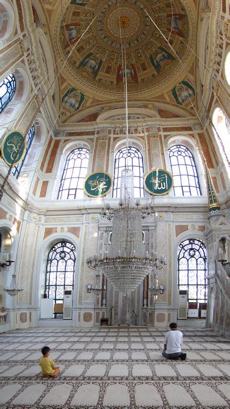 Istanbul’s Ortakoy Mosque | Visions of Travel